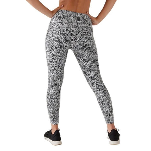 ATHLETA Ultimate Stash Textured 7/8 Tight Leggings FA23 659435 - Picture 2 of 12